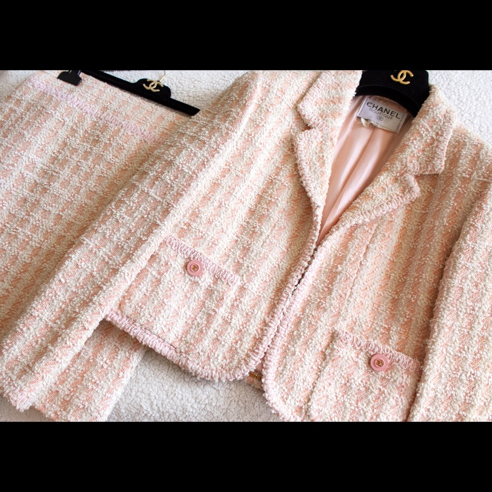 Iconic Chanel Vintage Spring 1994 Pink Jacket Suit - Picture 9 of 16